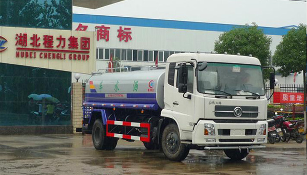 湖北程力東風(fēng)天錦灑水車火熱搶購中